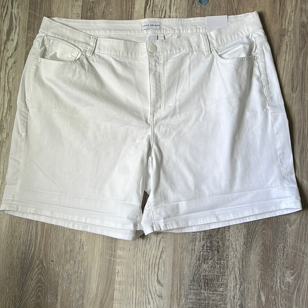 Lane Bryant white denim midrise flex magic waistband girlfriend short- size 26